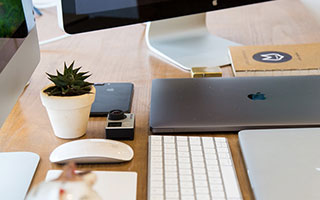 合同还没着落西蒙斯今日更新社媒 再次开船出海钓鱼